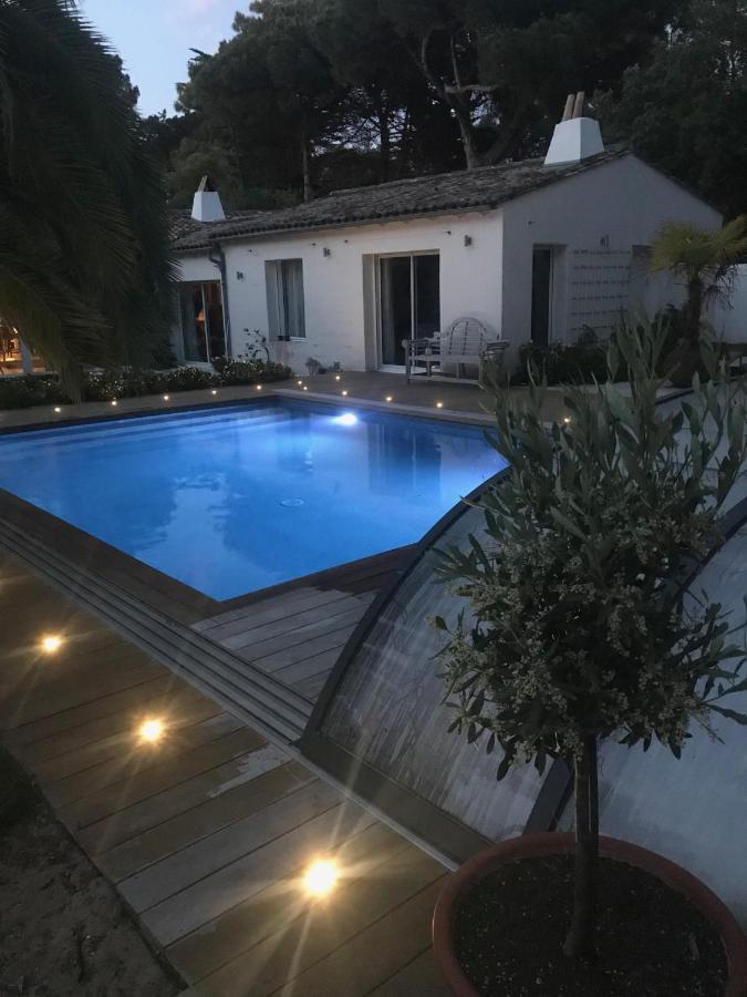 Hotel LA MAISON DE LA DUNE - Jacuzzi 1ère séance offerte - Piscine chauffée avec Abri Amovible - Plage située à 200m, accès direct par le bois - Borne VE à La Couarde-sur-Mer Extérieur photo