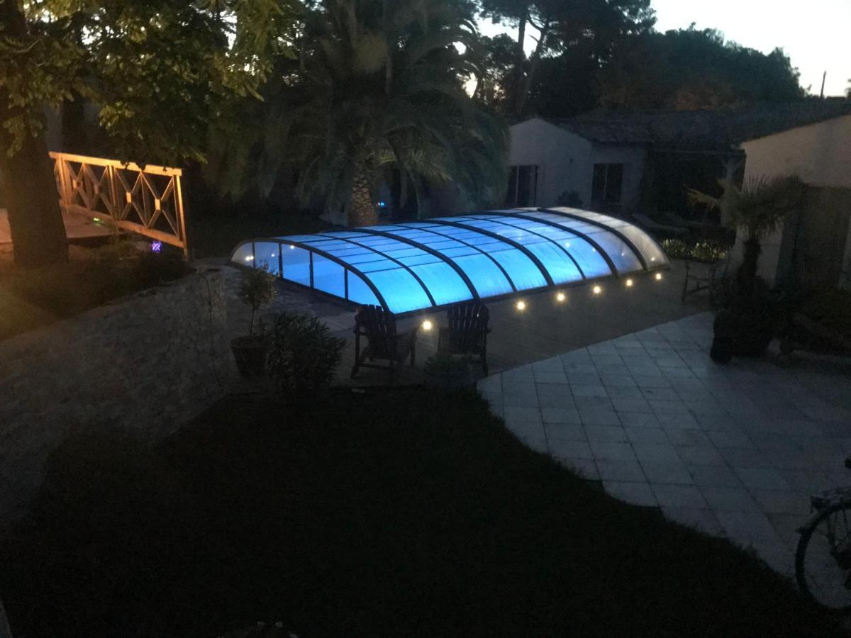 Hotel LA MAISON DE LA DUNE - Jacuzzi 1ère séance offerte - Piscine chauffée avec Abri Amovible - Plage située à 200m, accès direct par le bois - Borne VE à La Couarde-sur-Mer Extérieur photo